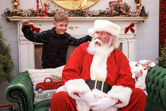 Santa -Gilbert 2025-11