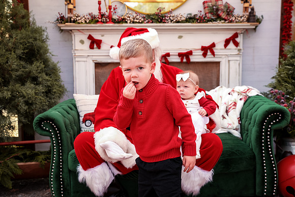 Santa - Burge Henderson 2025-40