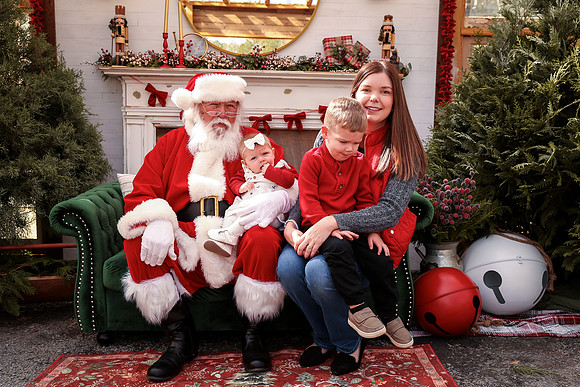Santa - Burge Henderson 2025-41