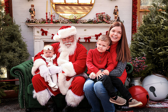 Santa - Burge Henderson 2025-44