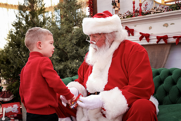 Santa - Burge Henderson 2025-45