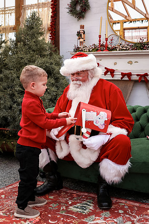 Santa - Burge Henderson 2025-52