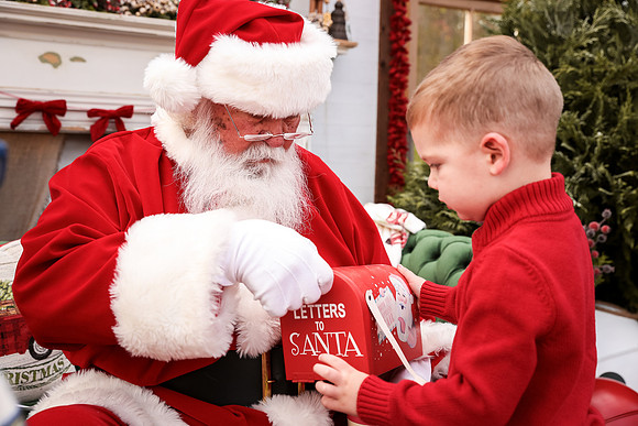 Santa - Burge Henderson 2025-53