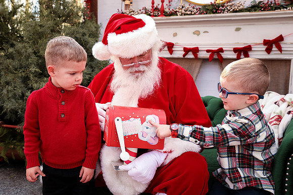 Santa - Burge Henderson 2025-55