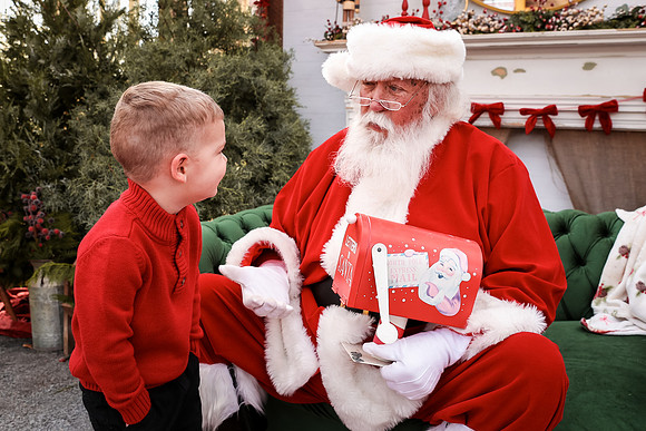 Santa - Burge Henderson 2025-57
