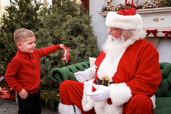 Santa - Burge Henderson 2025-58