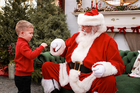 Santa - Burge Henderson 2025-60