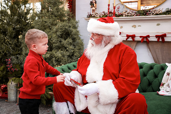 Santa - Burge Henderson 2025-59