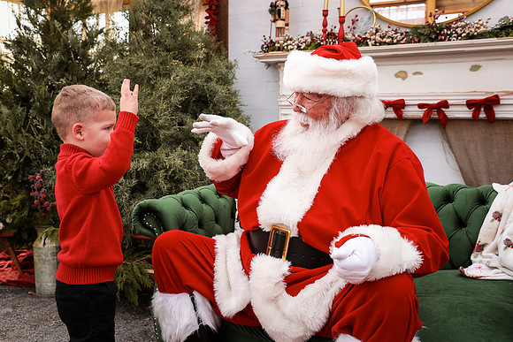 Santa - Burge Henderson 2025-61